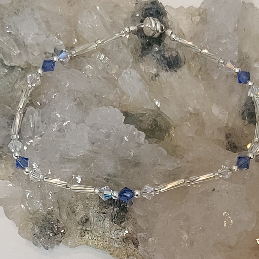 Blue Clear crystal bracelet magnetic closure